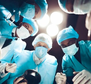 Прием хирурга: застолье судьбы на операционном столе