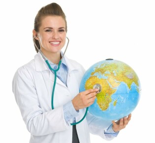 Изучаем возможности лечения за рубежом: преимущества, расходы и риски