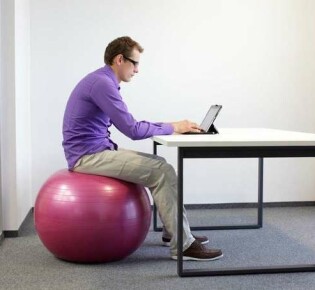 Причины появления тонкого кала при геморрое