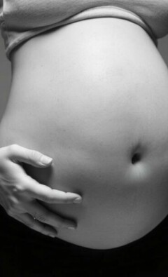 Case Study: Una paciente embarazada con dolor abdominal derecho — Un viaje clínico entre el suspenso y la decisión