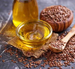 Льняное масло: эффективное средство при борьбе с акне