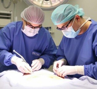 Wundinfektionen nach der Operation: cómo reconocerlas, prevenirlas y actuar a tiempo