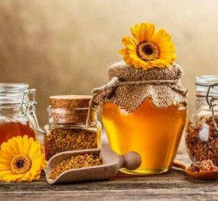 Мед помогает лечить геморрой