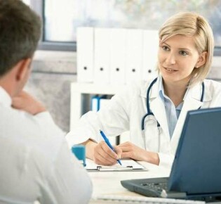 К какому врачу обращаться при геморрое