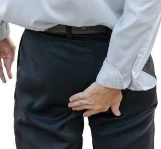 Можно ли самостоятельно вправить геморрой в домашних условиях?