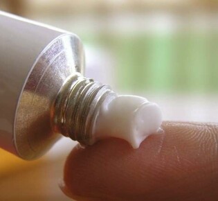 Мази при наружном геморрое: как выбрать эффективное средство?