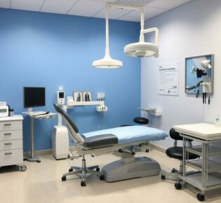 Платная клиника: зачем идти туда и как не потерять деньги и время